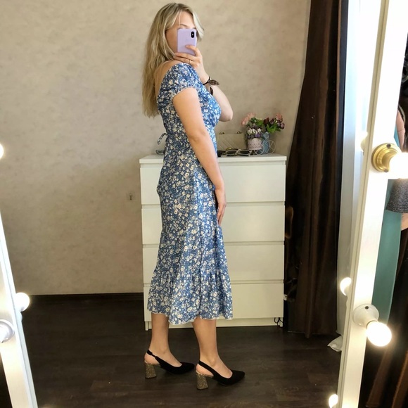 Off-Shoulder Floral Midi Dress - Picture 15 of 16